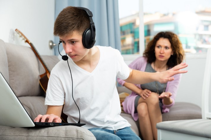 Understanding Computer Addiction: Causes, Symptoms, and Treatment